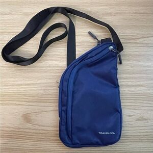 ✈️🚌👜Travelon crossbody bag‎ navy